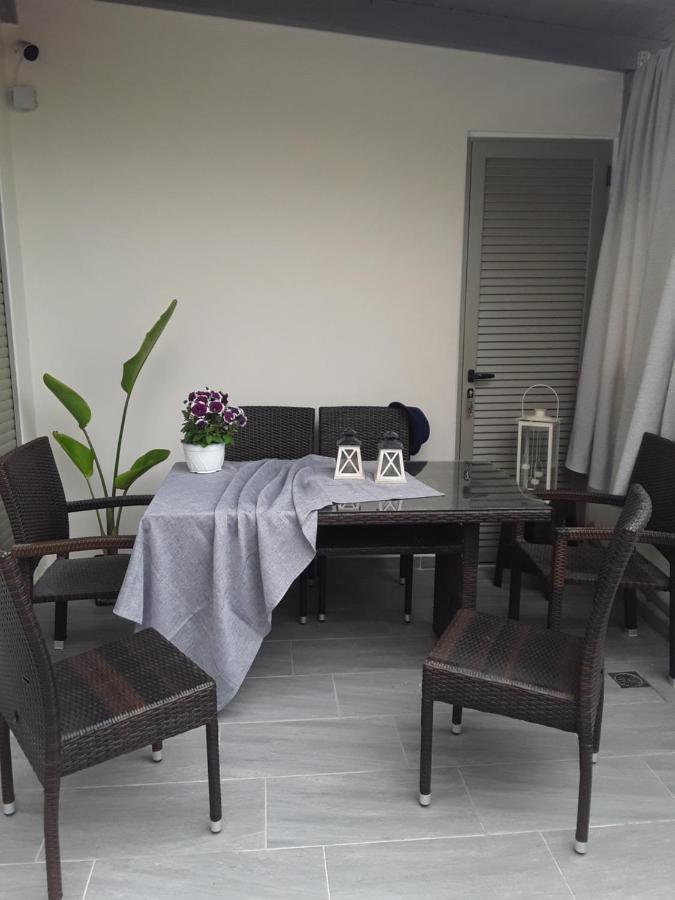 Near The Airport Kiriaki's House Appartement