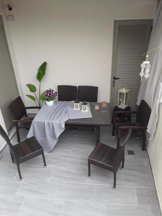 Near The Airport Kiriaki's House Appartement *
